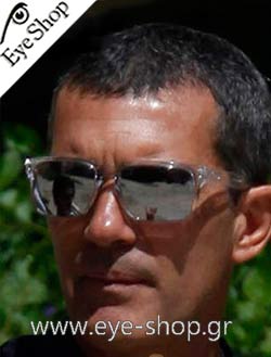 Ο Antonio Banderas με γυαλιά ηλίου Oakley #eyeshopgrcelebrities