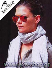 H Katie Holmes με τα RayBan Leathers