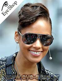 Alicia Keys φορώντας τα γυαλιά ηλίου Carrera Panamerica 1