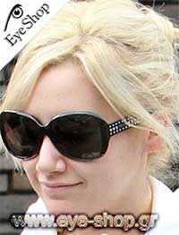Ashley Tisdale φορώντας τα γυαλιά ηλίου Prada 04MS