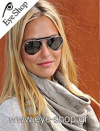 Bar Raffaelli φορώντας τα γυαλιά ηλίου RayBan 3407