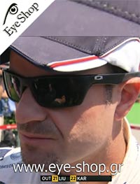 Rubens Barrichello φορώντας τα γυαλιά ηλίου Oakley jury 4045