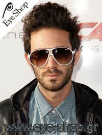 Christian Lo Russo φορώντας τα γυαλιά ηλίου Carrera Champion