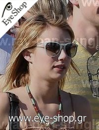 Emma Roberts φορώντας τα γυαλιά ηλίου Rayban ERIKA 4171