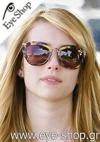 Emma Roberts φορώντας τα γυαλιά ηλίου Miu Miu 10NS