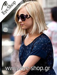 Fearne Cotton φορώντας τα γυαλιά ηλίου Prada 27ns