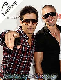 Firass Dirani φορώντας τα γυαλιά ηλίου Carrera Champion