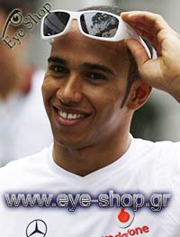 Lewis Hamilton φορώντας τα γυαλιά ηλίου Oakley Hijinx