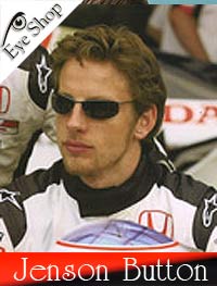 Jenson Button φορώντας τα γυαλιά ηλίου RayBan 3183