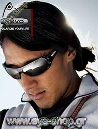 Jimmy Chin φορώντας τα γυαλιά ηλίου Revo 4037 thrive