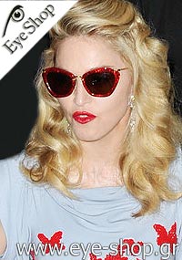 Madonna φορώντας τα γυαλιά ηλίου Miu Miu 10NS