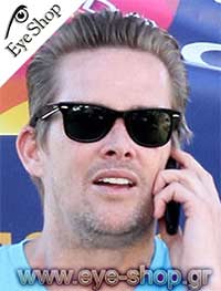 Mark Mcgrath φορώντας τα γυαλιά ηλίου Rayban 2140 Wayfarer