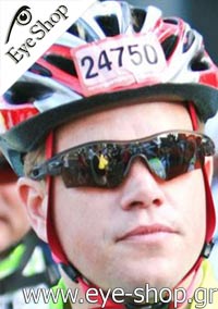 Matt Damon φορώντας τα γυαλιά ηλίου Oakley radar