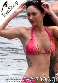 Megan Fox φορώντας τα γυαλιά ηλίου Persol 2977s