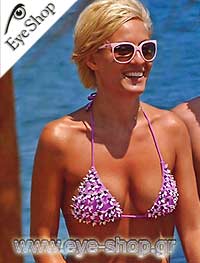 Ελεωνόρα Μελέτη φορώντας τα γυαλιά ηλίου RayBan 4126 CATS 1000