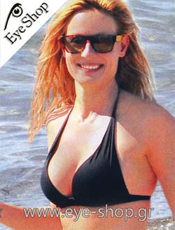 Ελεονώρα Μελέτη φορώντας τα γυαλιά ηλίου Carrera carrera 5002