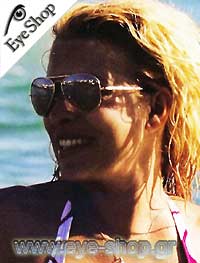 Ελένη Μενεγάκη φορώντας τα γυαλιά ηλίου RayBan 3025 Aviator