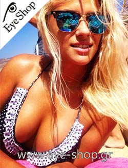 Λάουρα Νάργες φορώντας τα γυαλιά ηλίου Rayban 3016 Clubmaster