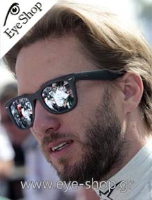 Nick Heidfeld φορώντας τα γυαλιά ηλίου Rayban 4105 Folding Wayfarer
