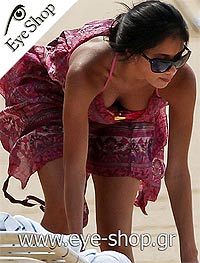 Nicole Scherziger φορώντας τα γυαλιά ηλίου Prada 24ns