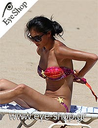 Nicole Scherziger φορώντας τα γυαλιά ηλίου Prada 24ns