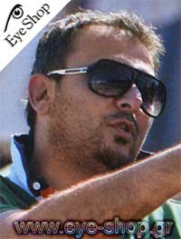 Αντώνης Ρέμος φορώντας τα γυαλιά ηλίου Gucci 1622