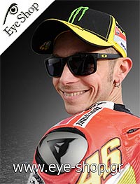 O Valentino Rossi με γυαλιά ηλίου Holbrook signature series