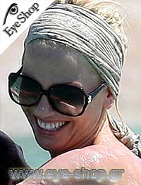 Sarah Harding φορώντας τα γυαλιά ηλίου Roberto Cavalli 504 Danubrite