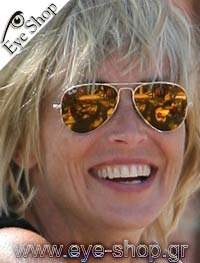 Sharon Stone φορώντας τα γυαλιά ηλίου RayBan 3025 aviator