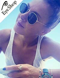 Ταμτα φορώντας τα γυαλιά ηλίου Brixton BS0035 Hartwell