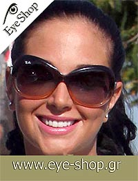 Tulisa Contostavlos φορώντας τα γυαλιά ηλίου Rayban 4098 Jackie Ohh II