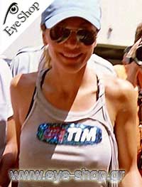 Δέσποινα Βανδή φορώντας τα γυαλιά ηλίου RayBan 3025 Aviator