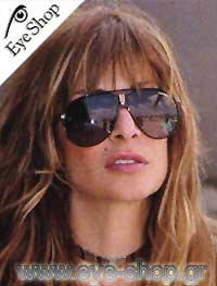 Άννα Βίσση φορώντας τα γυαλιά ηλίου Carrera champion