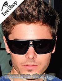 Zac Efron φορώντας τα γυαλιά ηλίου Oakley Dispatch 9090