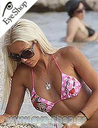 Ζέτα Θεοδωροπούλου φορώντας τα γυαλιά ηλίου Vogue 2568