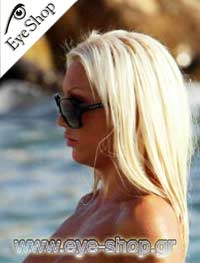 Ζέτα Θεοδωροπούλου φορώντας τα γυαλιά ηλίου Vogue 2568