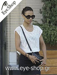 Zoe Saldana φορώντας τα γυαλιά ηλίου Prada 27ns