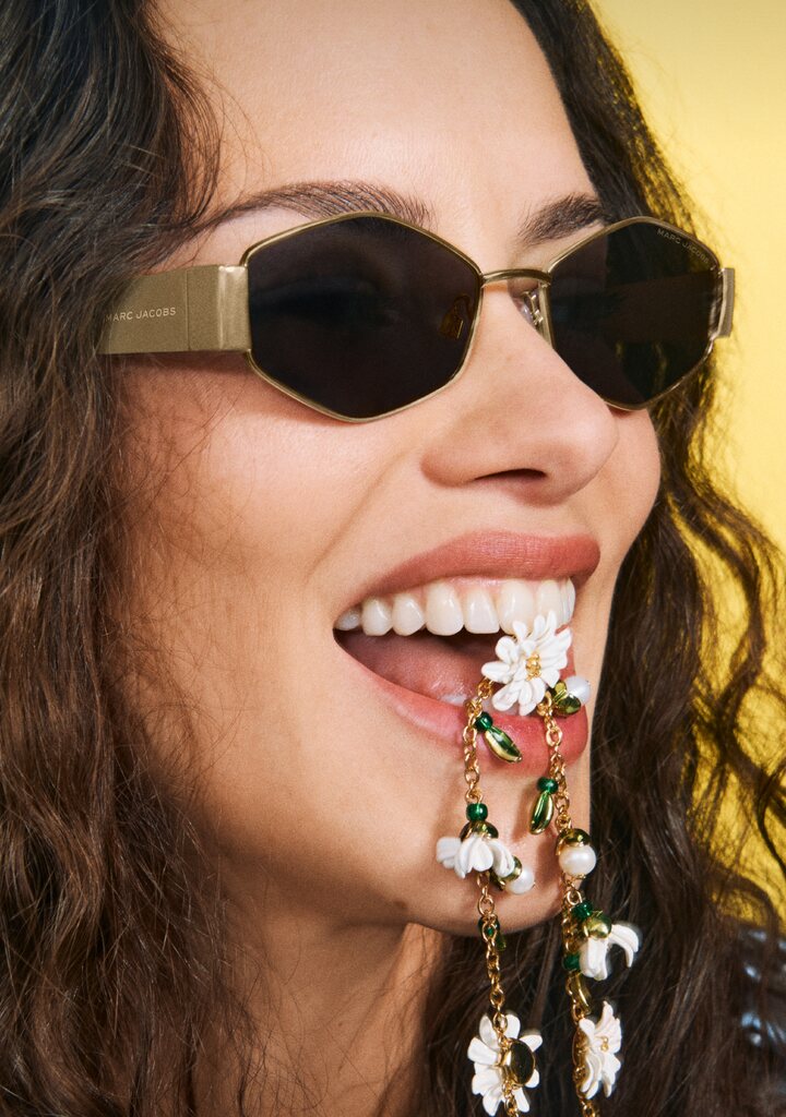 Marc Jacobs SS26 — Νέα Γυαλιά Ηλίου με Designer Χαρακτήρα — MARC-JACOBS