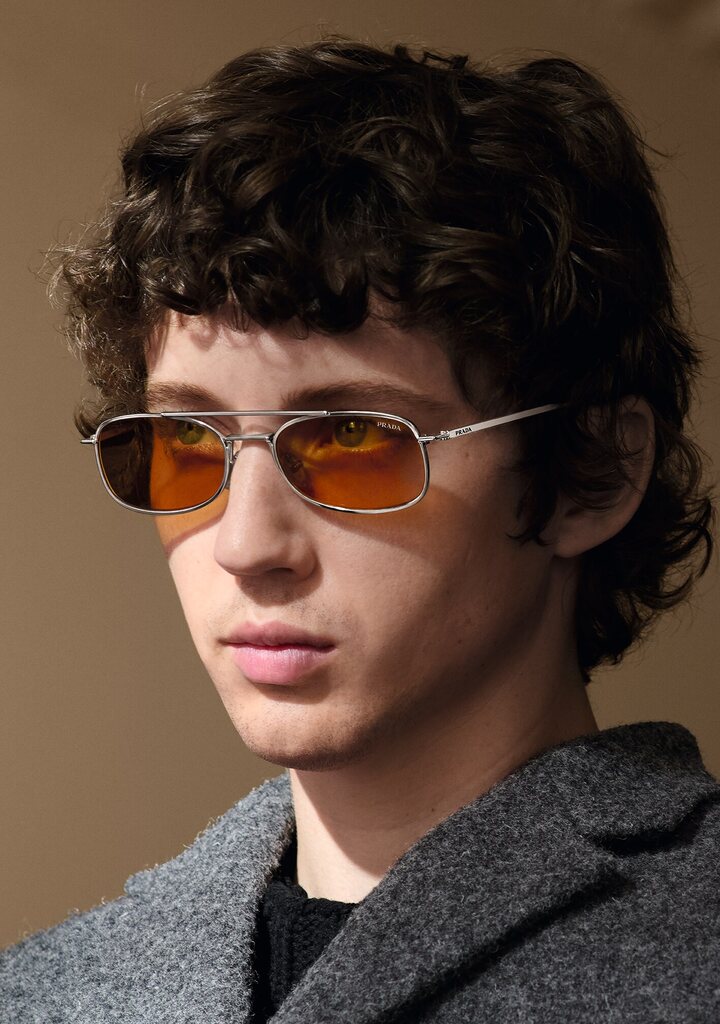 Prada FW26 — Ανδρικά Γυαλιά Ηλίου PR D59S με Μεταλλικό Σκελετό — PRADA