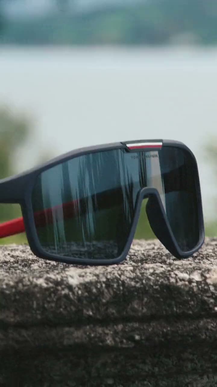 Tommy Hilfiger SP26 — Νέα Γυαλιά Ηλίου με Σπορ Preppy Στυλ — TOMMY-HILFIGER