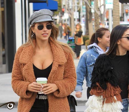 Βόλτα στο Beverly Hills - Kara Del Toro — RAYBAN