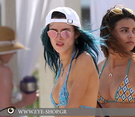 Bella Thorne με Rayban Round Flat — RAYBAN