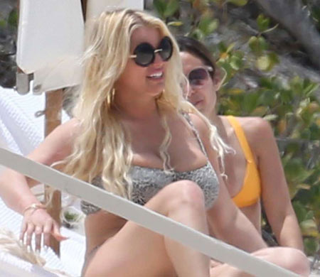Jessica Simpson με γυαλιά Dolce Gabbana — DOLCE-GABBANA