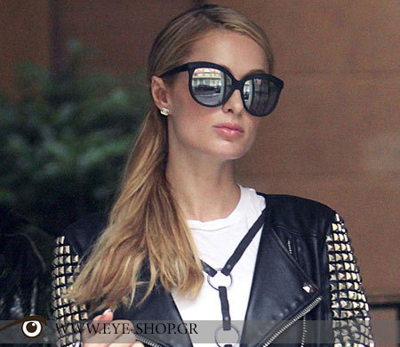 Η Paris Hilton φοράει τα γυαλιά ηλίου Italia Independent σε μια βόλτα για ψώνια στο Milano