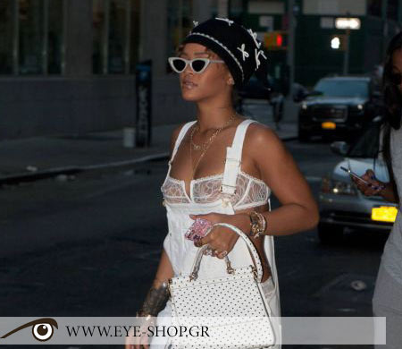Η Rihanna με γυαλιά ηλίου Cateye.  Bob Sdrunk sunglasses
