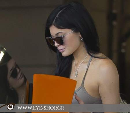 Kylie Jenner με γυαλιά VALENTINO