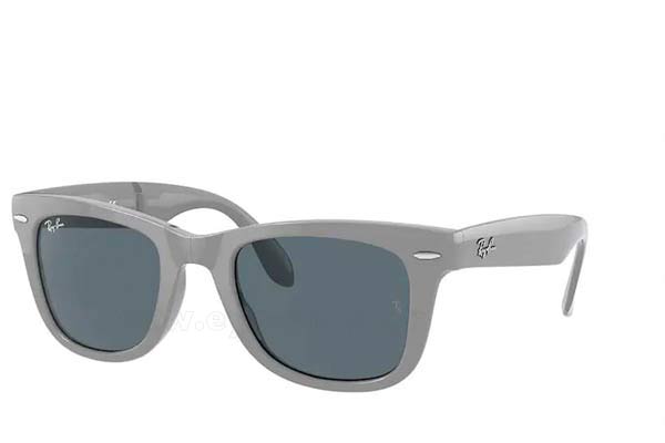  Sergio Perez φορώντας τα γυαλιά ηλίου Rayban 4105 Folding Wayfarer