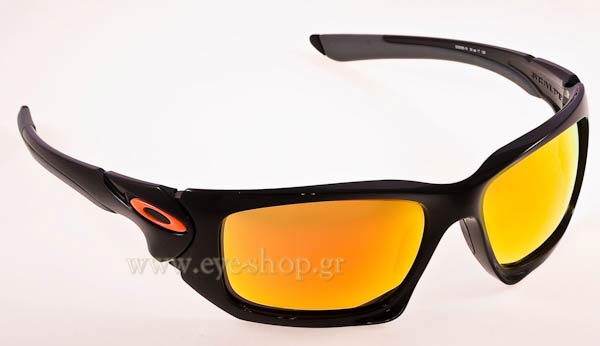 Casey Stonerμε τα γυαλιά ηλίου Oakley Scalpel 9095