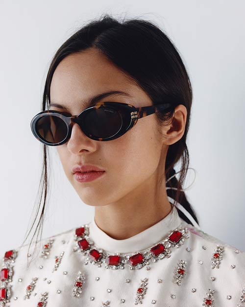 Γυαλιά ηλίου Miu Miu 2026 — oval ταρταρούγα frames με embellished look, Eye-Shop.gr